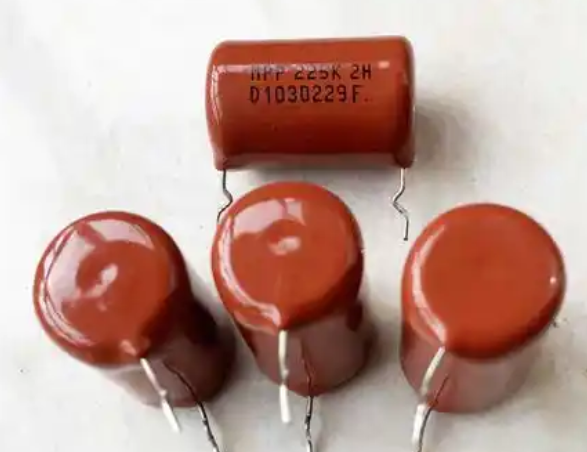 除了溫度，還有哪些因素會(huì)影響聚丙烯薄膜電容的性能?